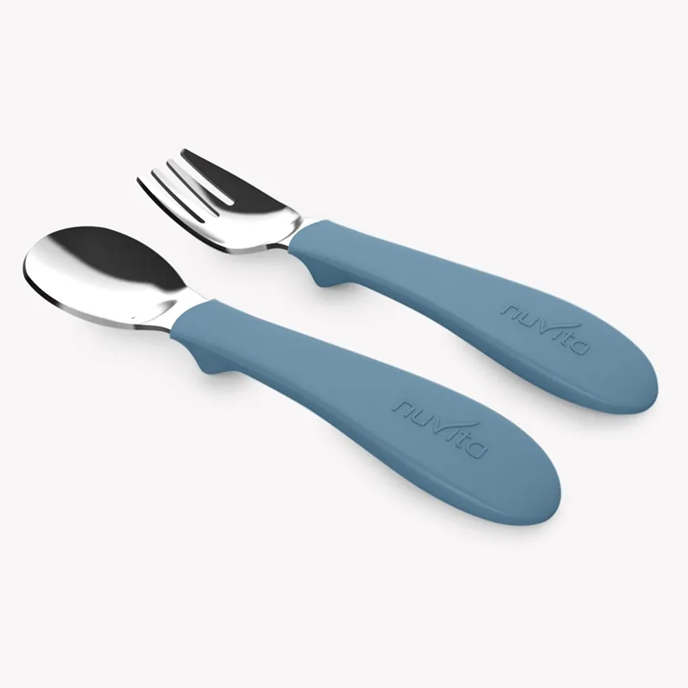 Nuvita KiddieKit Set Posate Bimbi In Acciaio Con Impugnatura In Silicone Powder Blue