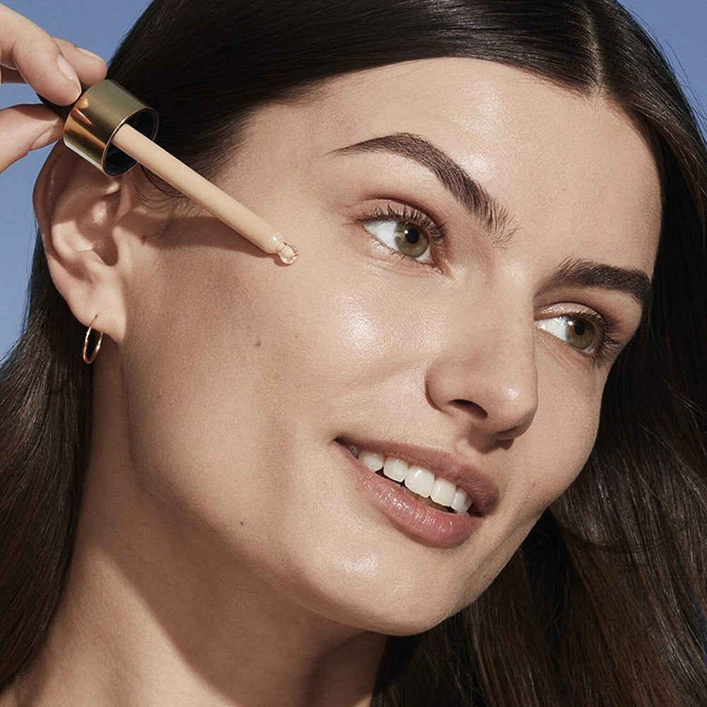 Estée Lauder Futurist Skin Tint Serum Foundation with Botanical Oil Infusion SPF 20