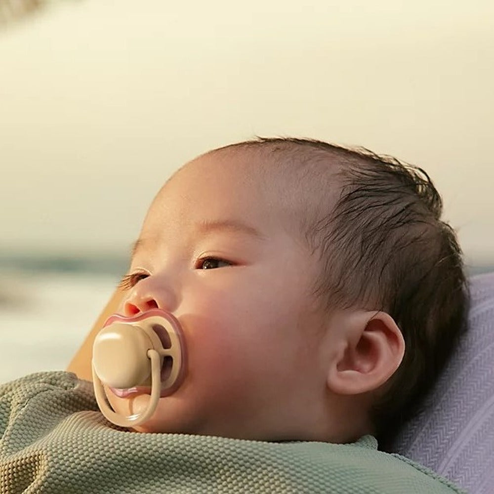 Philips Avent Ultra Air Day & Night Succhietti Ortodontici Giallo E Verde Con Luna 0-6 Mesi 2 Pezzi